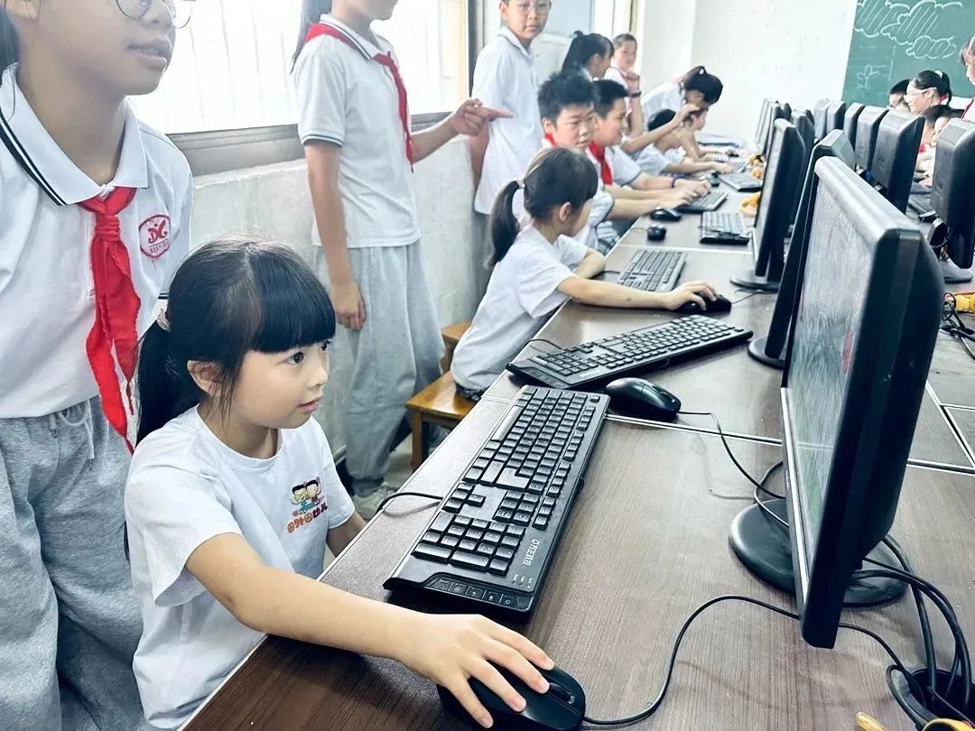 109c09606975de3f7051aa3bfcfb9afb.jpg 109c09606975de3f7051aa3bfcfb9afb.jpg